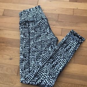 ECHT Apparel Essentia Leggings- Zebra